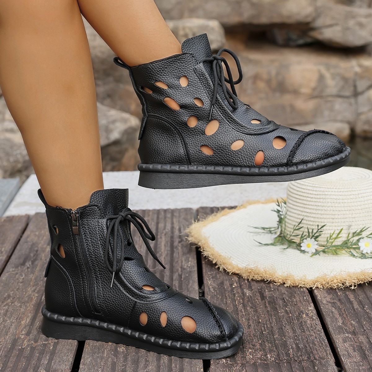Stivaletti scavati vintage tra - Crossfit Outfit recensione e prezzo